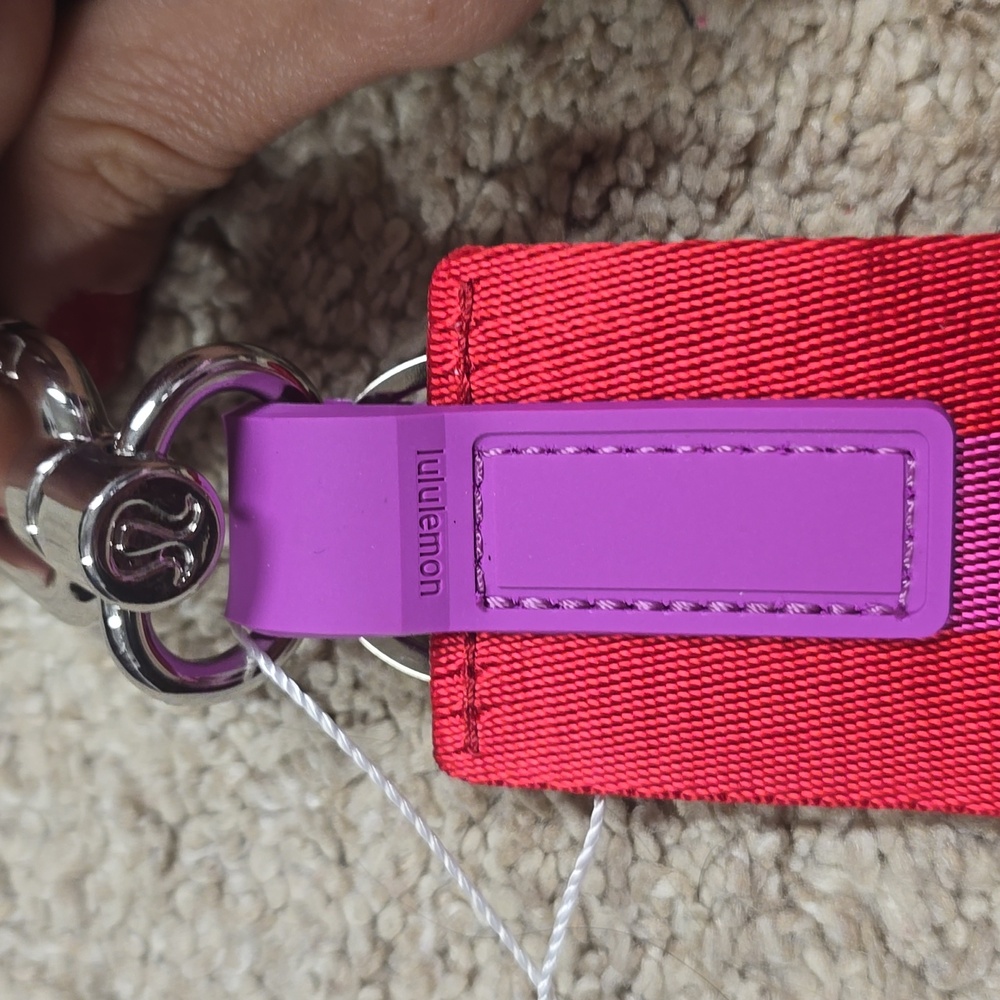 NWT Lululemon Never Lost Keychain - Picture 3 of 4